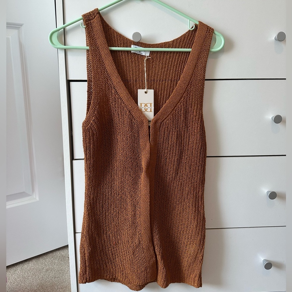 NWT knit clasp front blouse